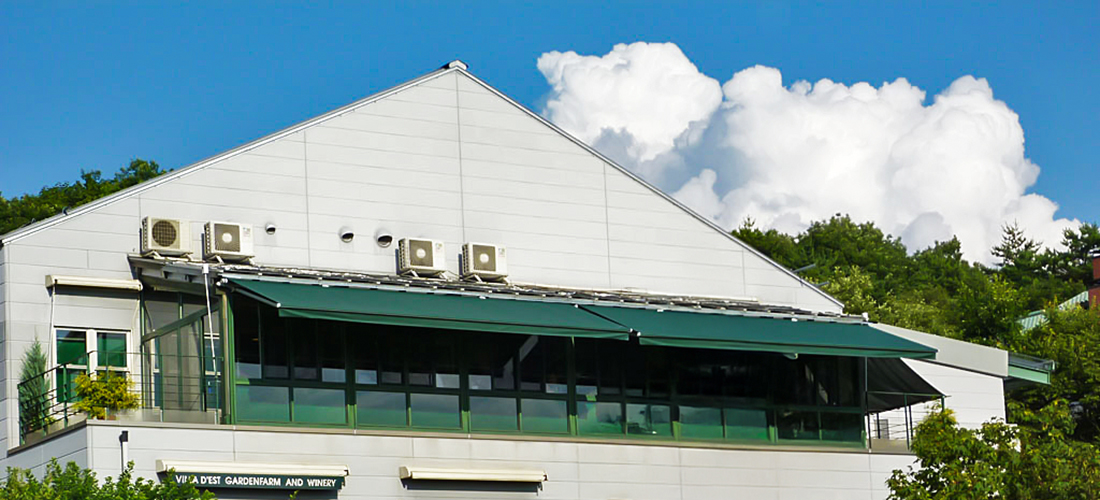 ワイナリーのオーニングにSOLTIS 92を採用事例画像
