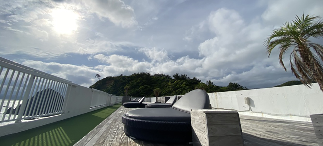 Hotel The Sceneの屋外家具の張地にSTMSKIN TOPを採用事例画像02